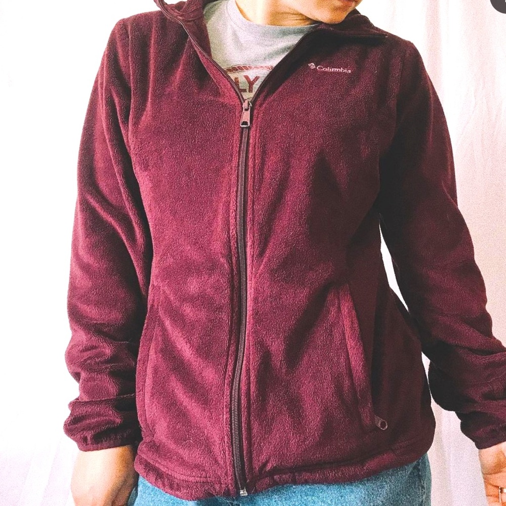 COLUMBIA FULL-ZIPPED FLEECE JACKET IN MAROON